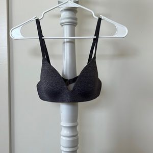 VICTORIA’s SECRET Size 32A Gray Wireless Padded Bra!
